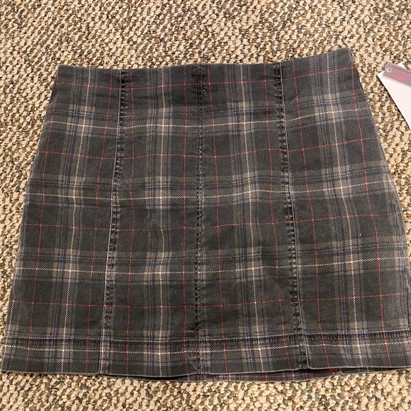 Tinseltown Dresses & Skirts - Tinseltown Plaid skirt, with tags